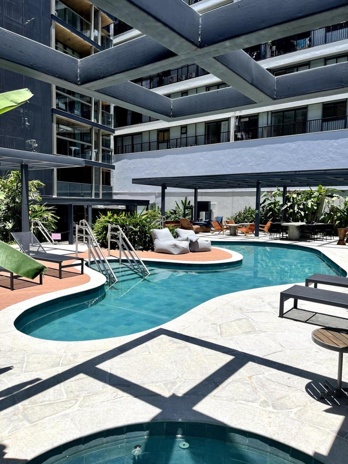 Apartamento Leblon Com Piscina E Academia Novo *